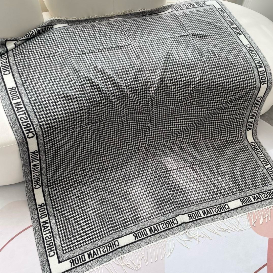 ✨国内最好NO.1❗️~即将火爆代购圈，今年大披肩真的好火爆。，因为实物真的很震撼，绝逼好东西👍❗️Di