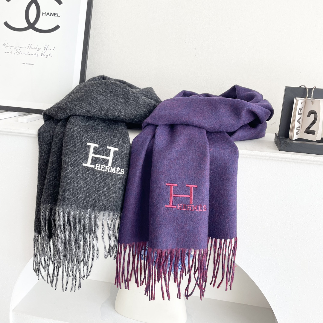 上新2025爱马仕男女款围巾且买且珍惜😍~都是出口订单所以比较难遇❤️东西讲究少而精😍好看的一定要收😎这