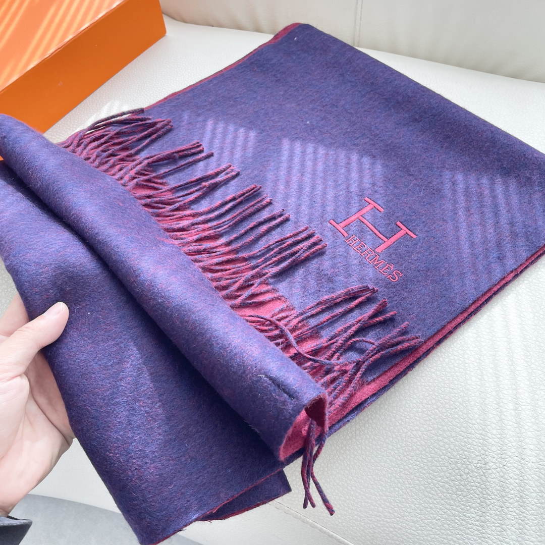 上新2025爱马仕男女款围巾且买且珍惜😍~都是出口订单所以比较难遇❤️东西讲究少而精😍好看的一定要收😎这