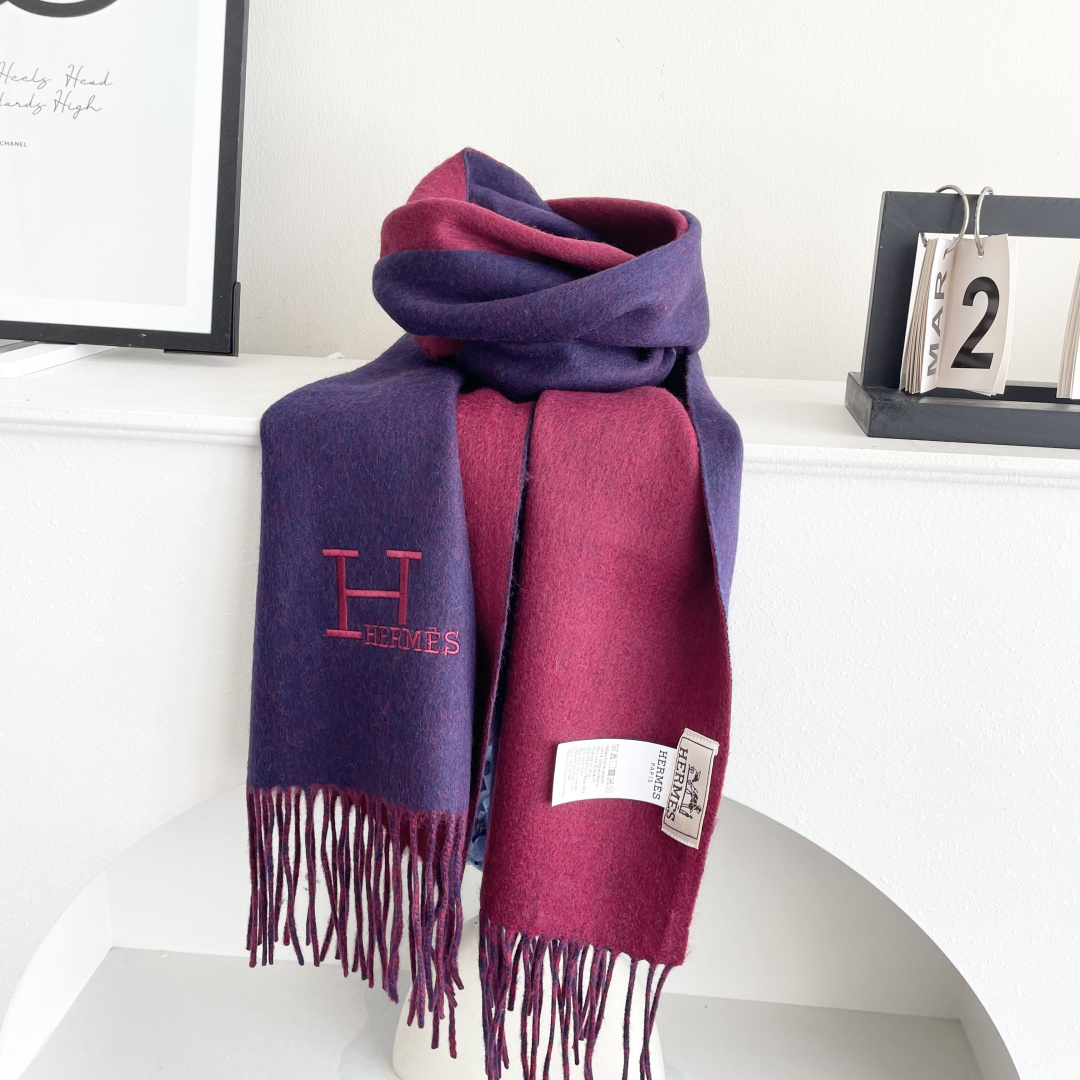 上新2025爱马仕男女款围巾且买且珍惜😍~都是出口订单所以比较难遇❤️东西讲究少而精😍好看的一定要收😎这