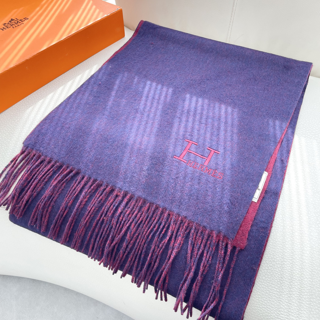 上新2025爱马仕男女款围巾且买且珍惜😍~都是出口订单所以比较难遇❤️东西讲究少而精😍好看的一定要收😎这