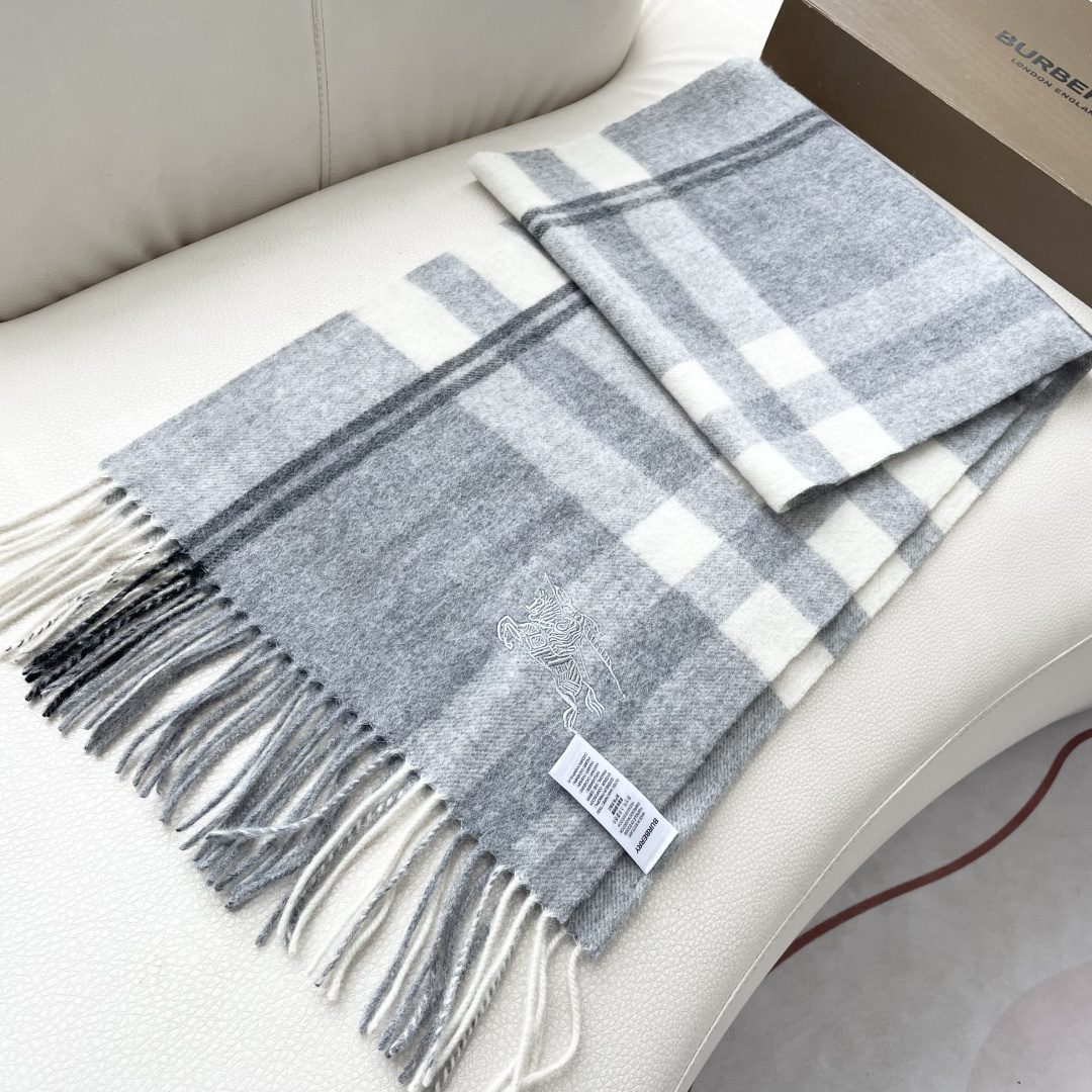 爆款🔺双面羊绒专柜同步 经典设计完美，若隐若现的巴宝利标志，强烈推荐手慢无‼️千万别去专柜买‼️代购就要