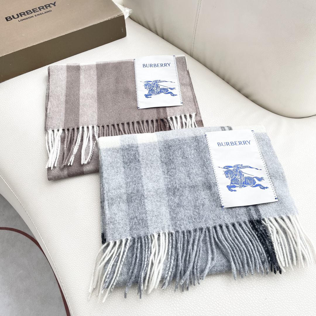 爆款🔺双面羊绒专柜同步 经典设计完美，若隐若现的巴宝利标志，强烈推荐手慢无‼️千万别去专柜买‼️代购就要