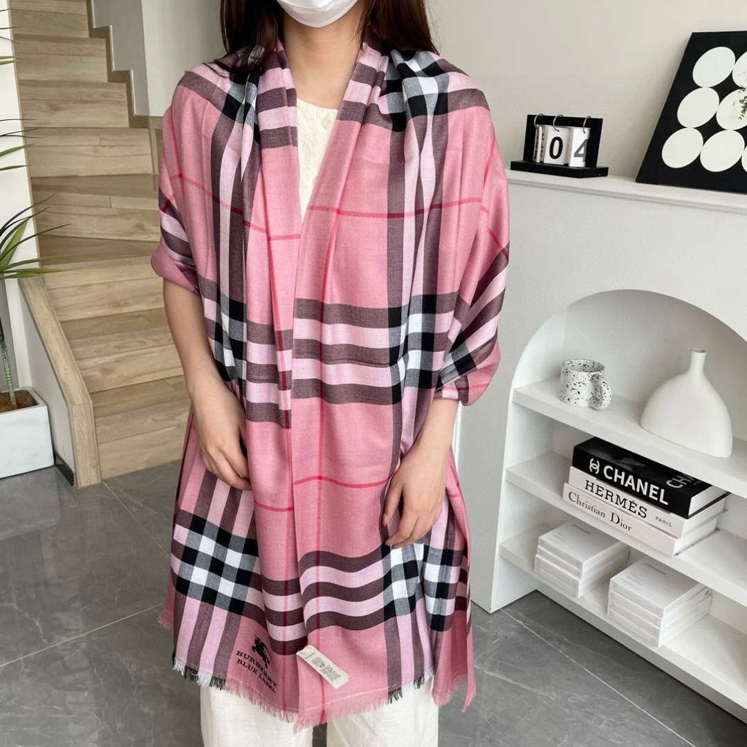 巴宝利💋新款到😍手慢🈚️抢‼️‼️👏💙顶级原单正品旷世绝美顶级高端货👼【绝对值得珍藏👍】👏香奈儿绝美百搭