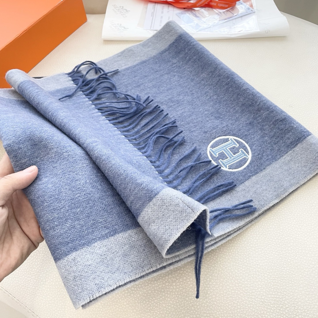 上新2025爱马仕男女款围巾且买且珍惜😍~都是出口订单所以比较难遇❤️东西讲究少而精😍好看的一定要收😎这