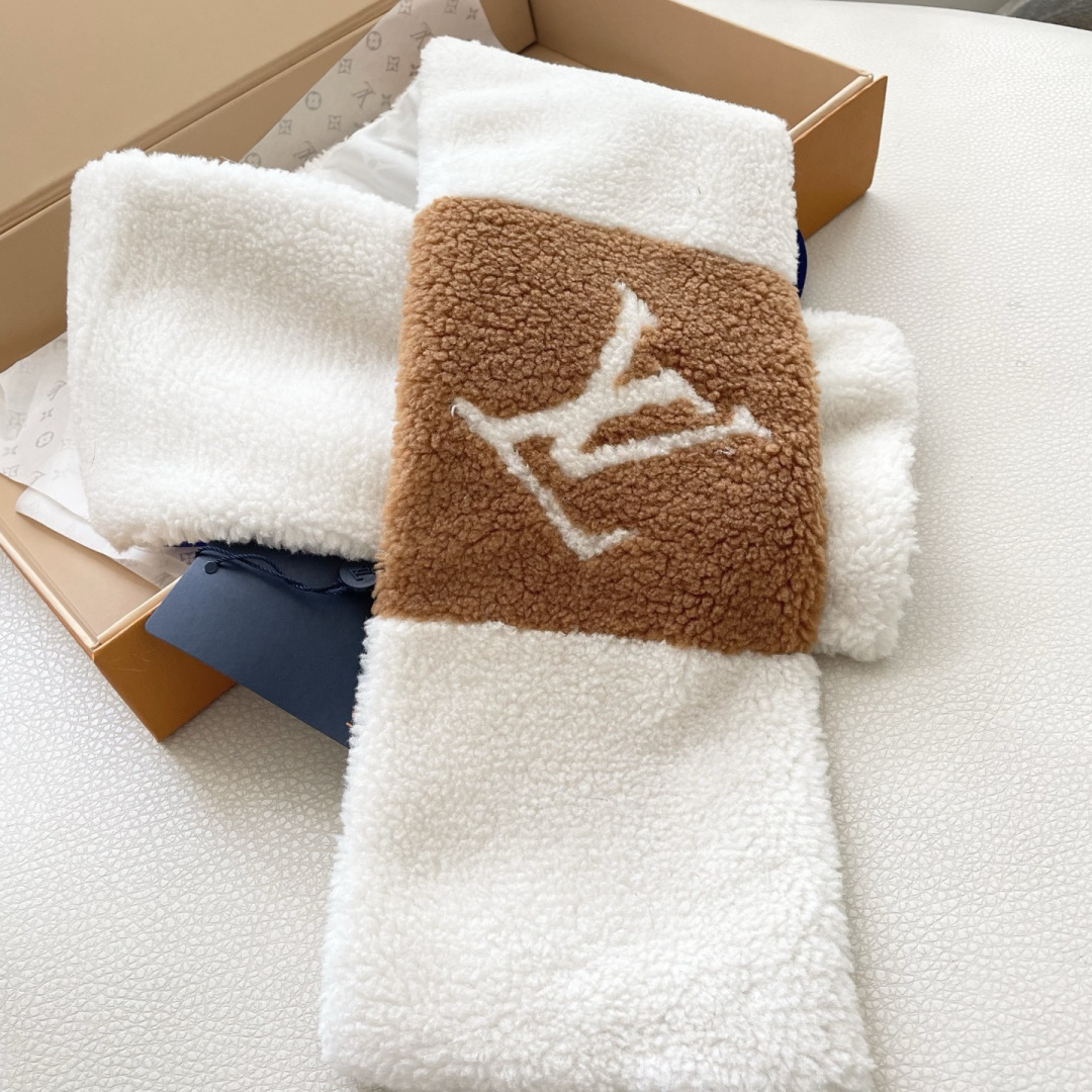 新款出货】❗️❗️LV Shearling泰迪围巾 秋冬大衣好朋友！最新款，，放出来的量不大基本是秒空，