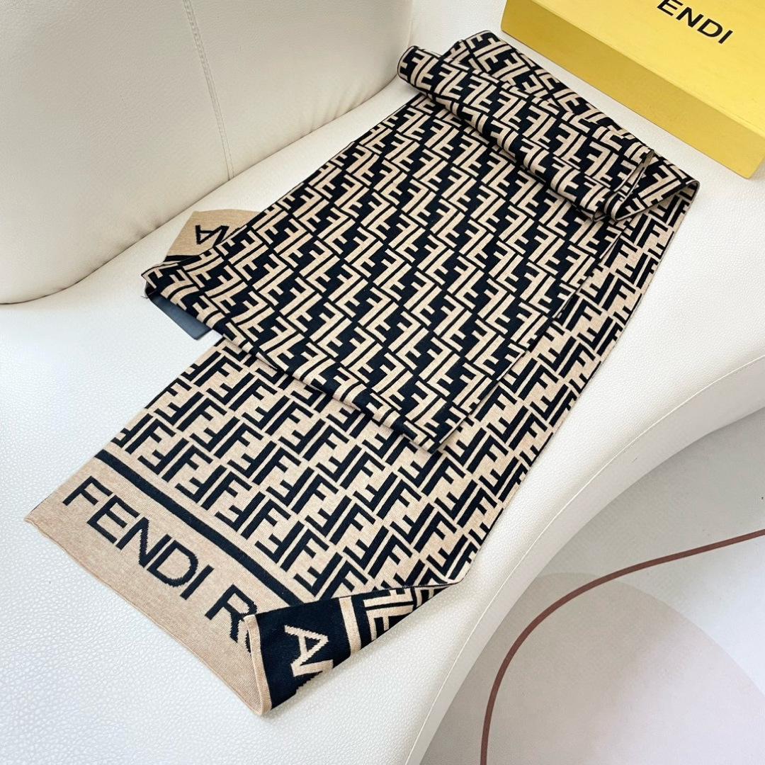 爆款上新 情侣款👍👍芬迪 独家牛货🐂 奢华尽在尺寸之间，高端品质‼️具有超高羊绒品质才会被此品牌青睐‼️