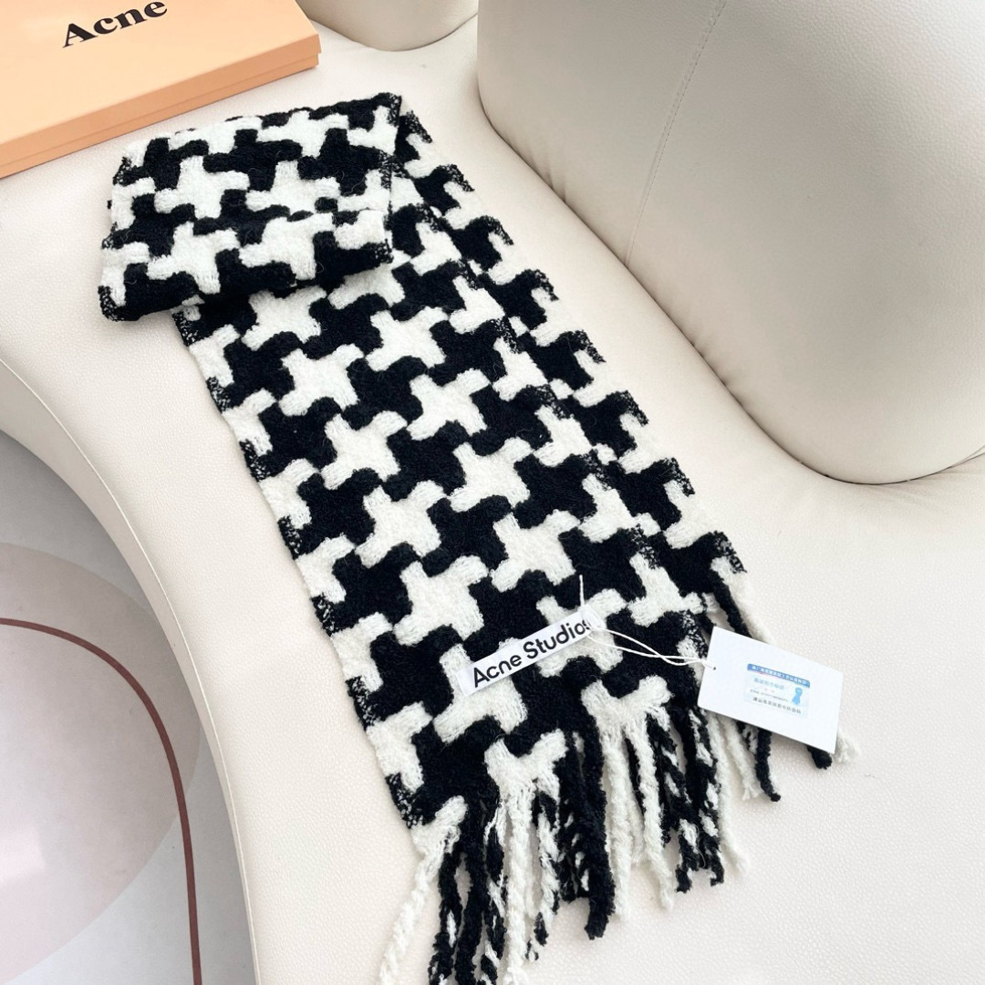 ❤️ 艾克妮千鸟格小围巾 小众大品牌 主打年轻化穿搭 蓬松感很好的一款围巾 羊驼毛➕马海毛 好打理不起皱