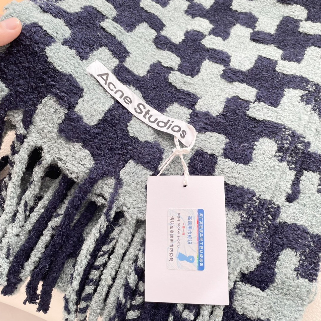 ❤️ 艾克妮千鸟格小围巾 小众大品牌 主打年轻化穿搭 蓬松感很好的一款围巾 羊驼毛➕马海毛 好打理不起皱