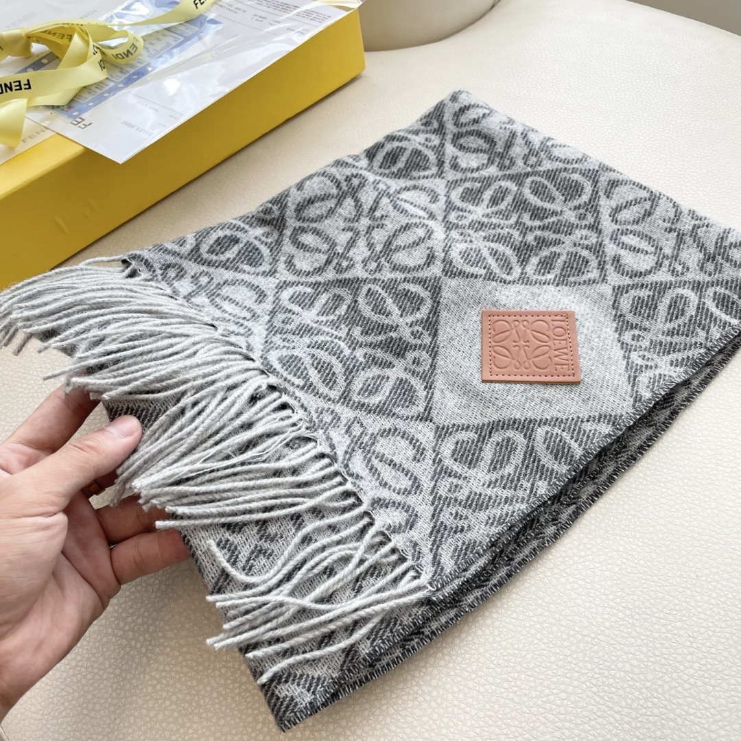 👑👑新款顶级原单中性款‼️罗意威【LW条纹长巾】很幸運拿到這個品牌的東西，真的不多見，很少在國內做訂單，