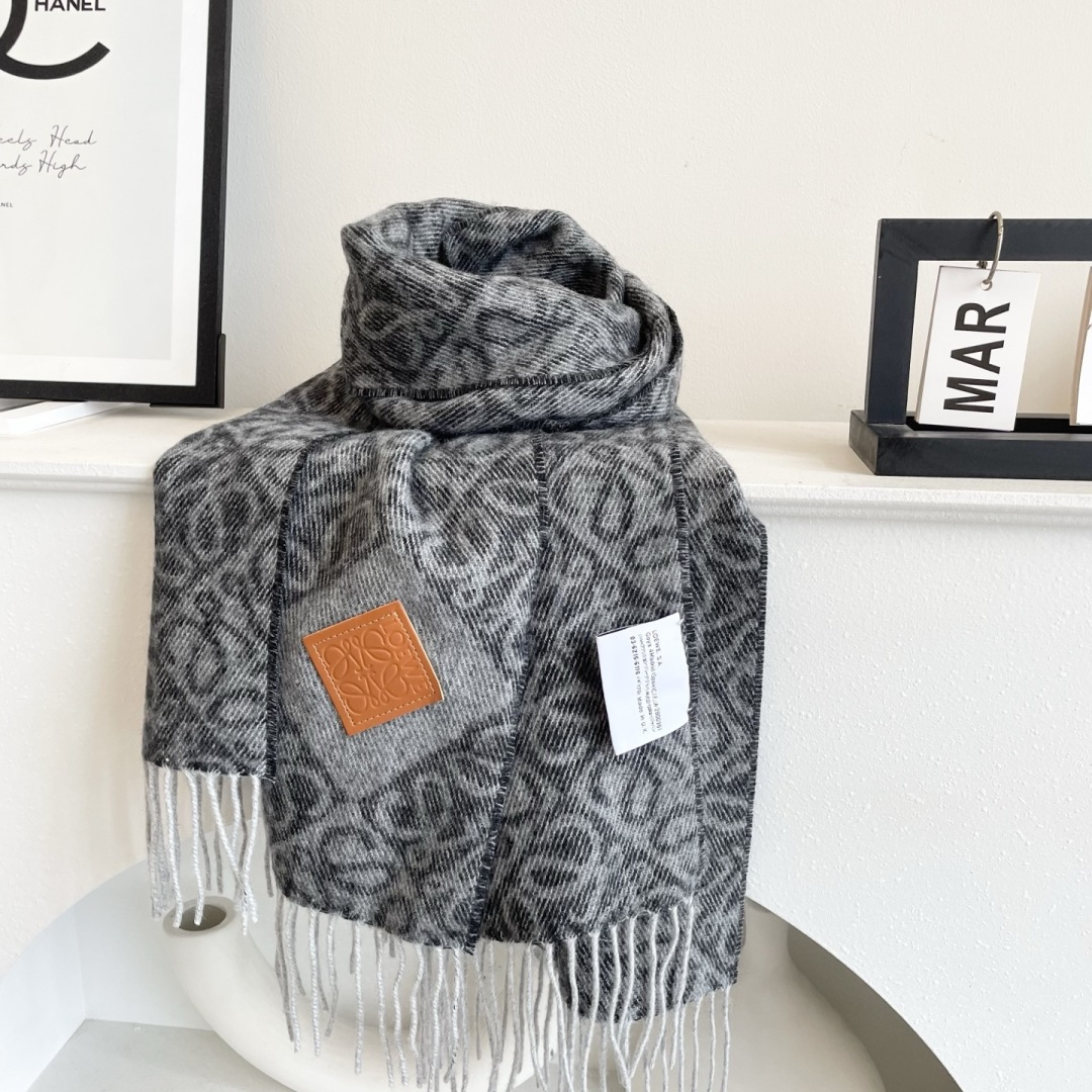👑👑新款顶级原单中性款‼️罗意威【LW条纹长巾】很幸運拿到這個品牌的東西，真的不多見，很少在國內做訂單，