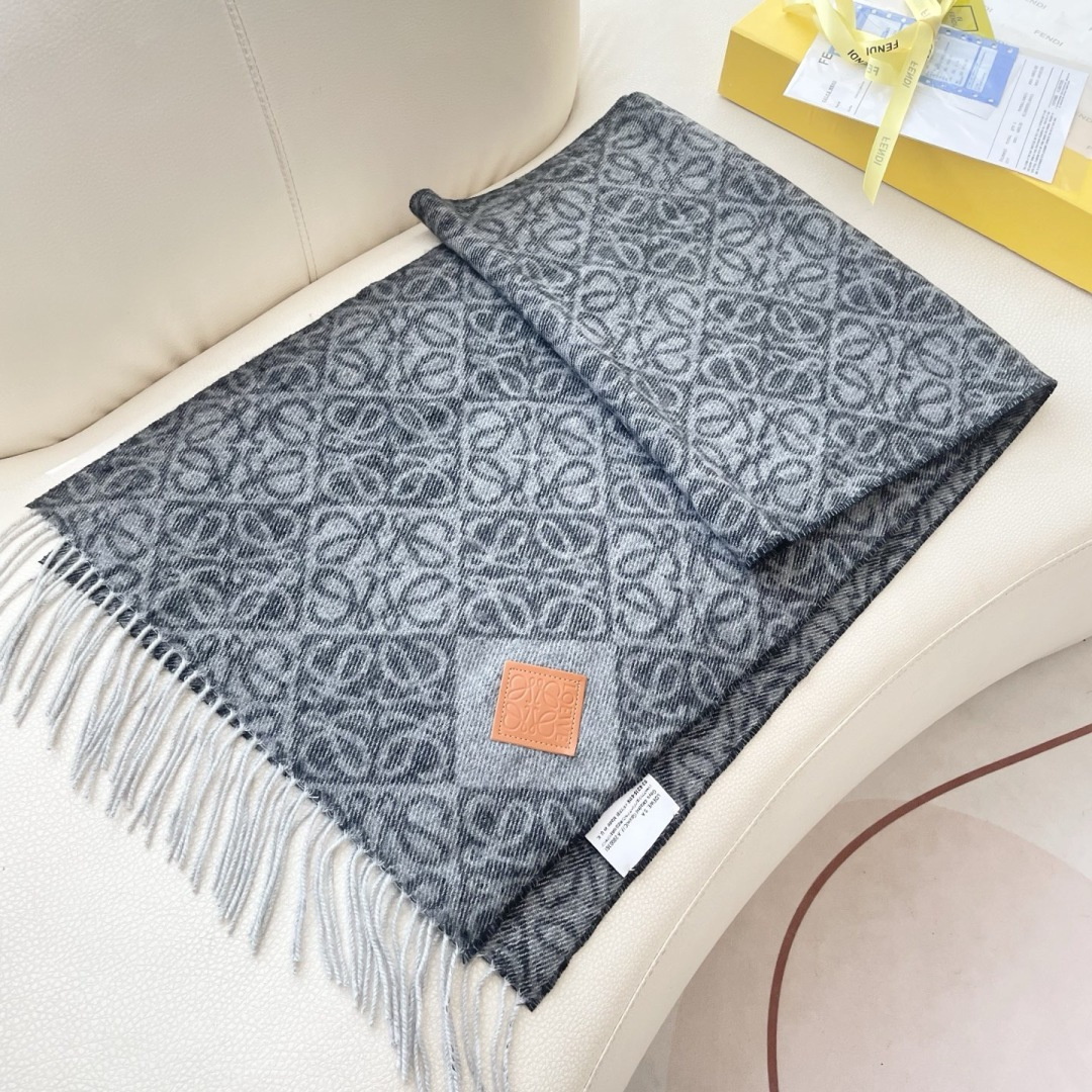 👑👑新款顶级原单中性款‼️罗意威【LW条纹长巾】很幸運拿到這個品牌的東西，真的不多見，很少在國內做訂單，