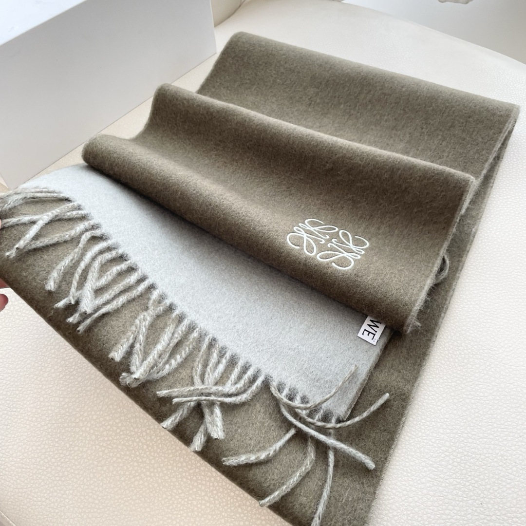 👑👑顶级原单中性款‼️罗意威 很幸運拿到這個品牌的東西，真的不多見，很少在國內做訂單，款式真的少的可怜❗