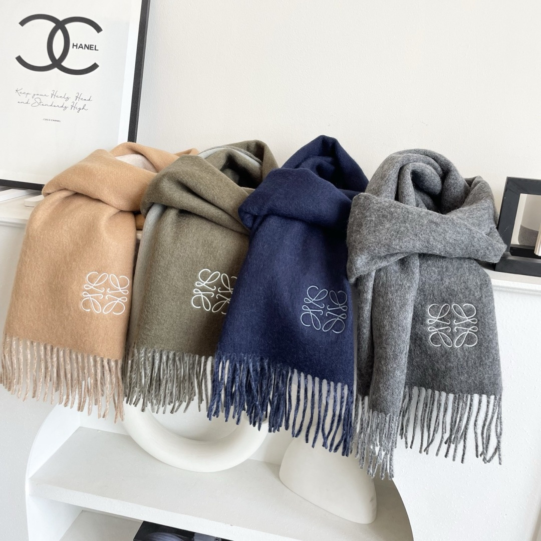 👑👑顶级原单中性款‼️罗意威 很幸運拿到這個品牌的東西，真的不多見，很少在國內做訂單，款式真的少的可怜❗