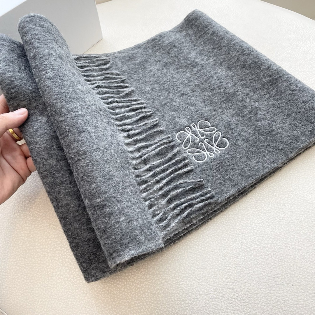 👑👑顶级原单中性款‼️罗意威 很幸運拿到這個品牌的東西，真的不多見，很少在國內做訂單，款式真的少的可怜❗