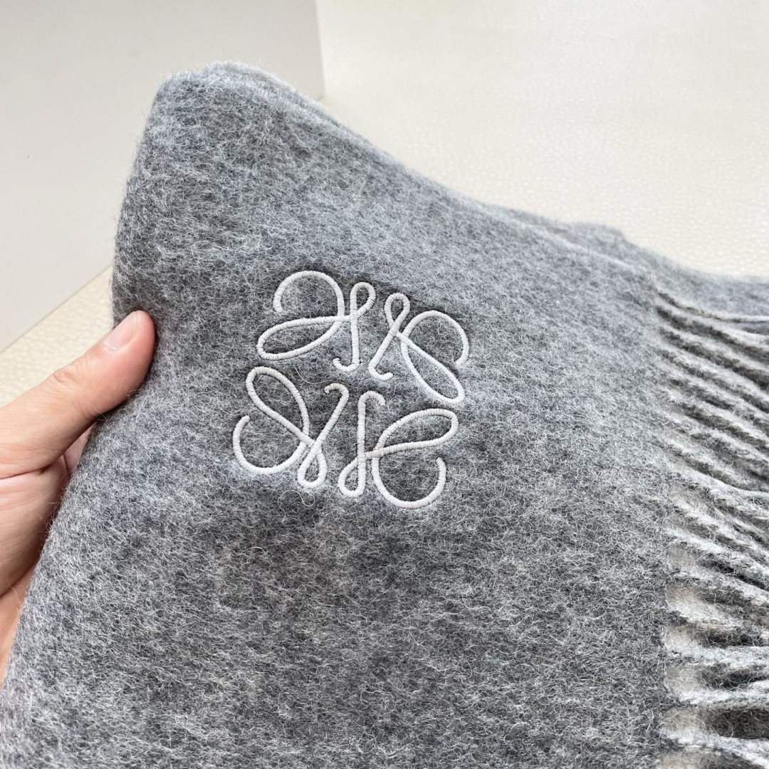 👑👑顶级原单中性款‼️罗意威 很幸運拿到這個品牌的東西，真的不多見，很少在國內做訂單，款式真的少的可怜❗