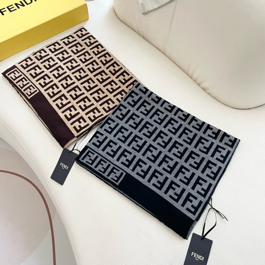 爆款上新 情侣款👍👍芬迪 独家牛货🐂 奢华尽在尺寸之间，高端品质‼️具有超高羊绒品质才会被此品牌青睐‼️