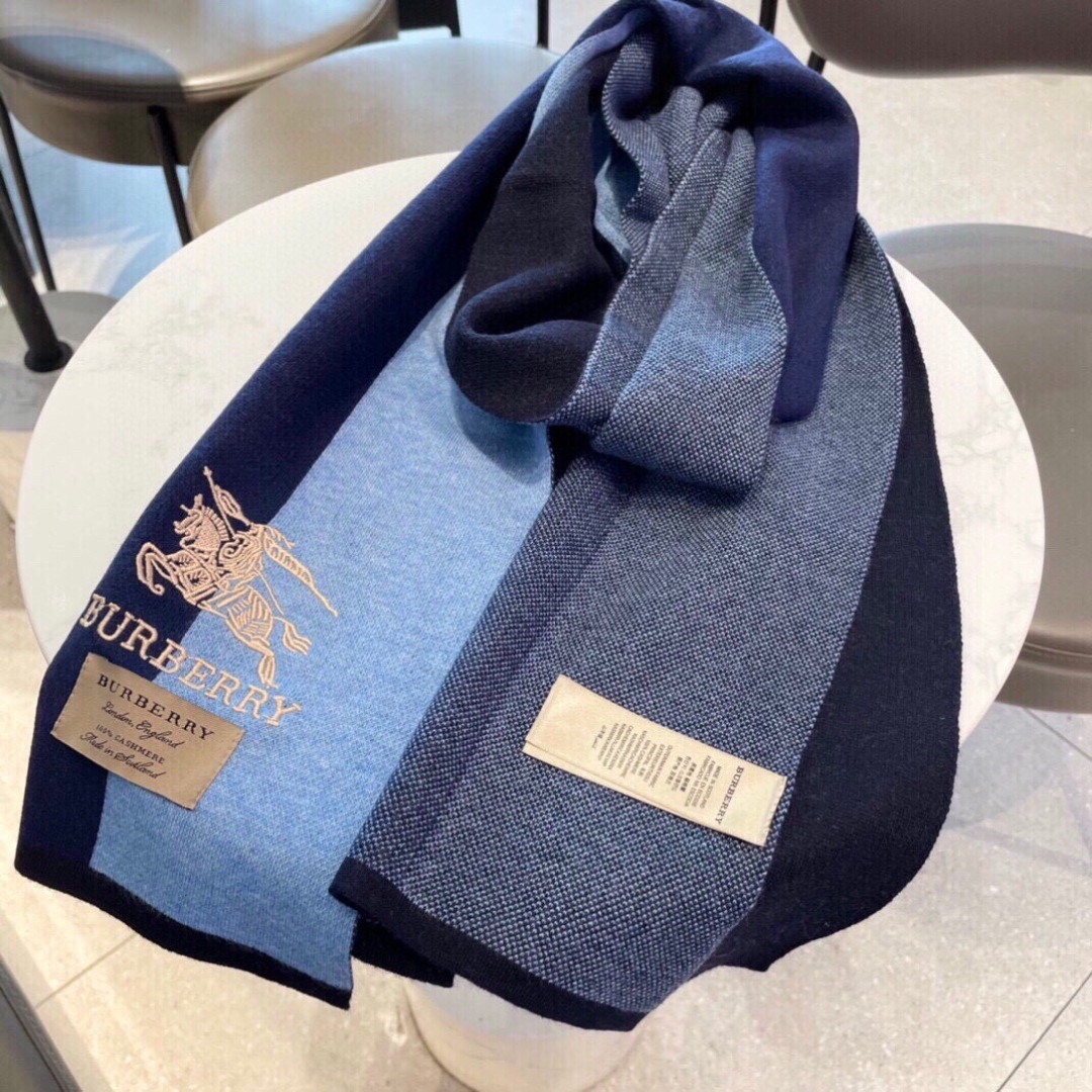 爆款上新 情侣款👍👍B家【经典战马】货🐂 奢华尽在尺寸之间，高端品质‼️具有超高羊绒品质才会被此品牌青睐