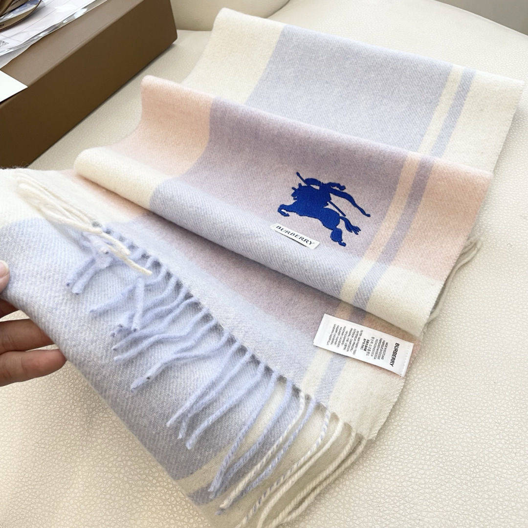 爆款🔺双面羊绒专柜同步 经典设计完美，若隐若现的巴宝利标志，强烈推荐手慢无‼️千万别去专柜买‼️代购就要