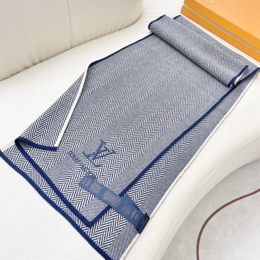 爆款上新 情侣款👍👍LV 独家牛货🐂 奢华尽在尺寸之间，高端品质‼️具有超高羊绒品质才会被此品牌青睐‼️