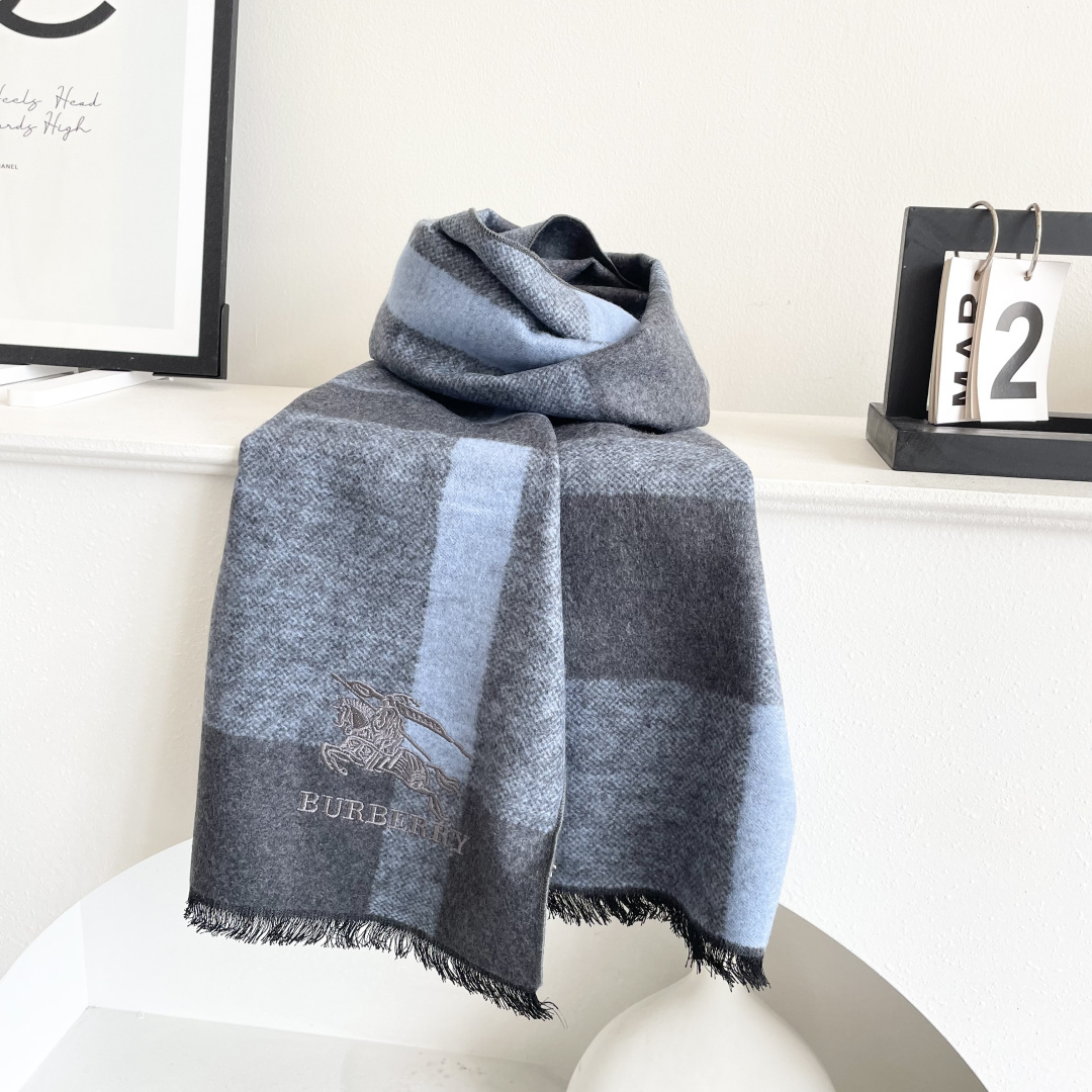 上新2025爱马仕男女款围巾且买且珍惜😍~都是出口订单所以比较难遇❤️东西讲究少而精😍好看的一定要收😎这