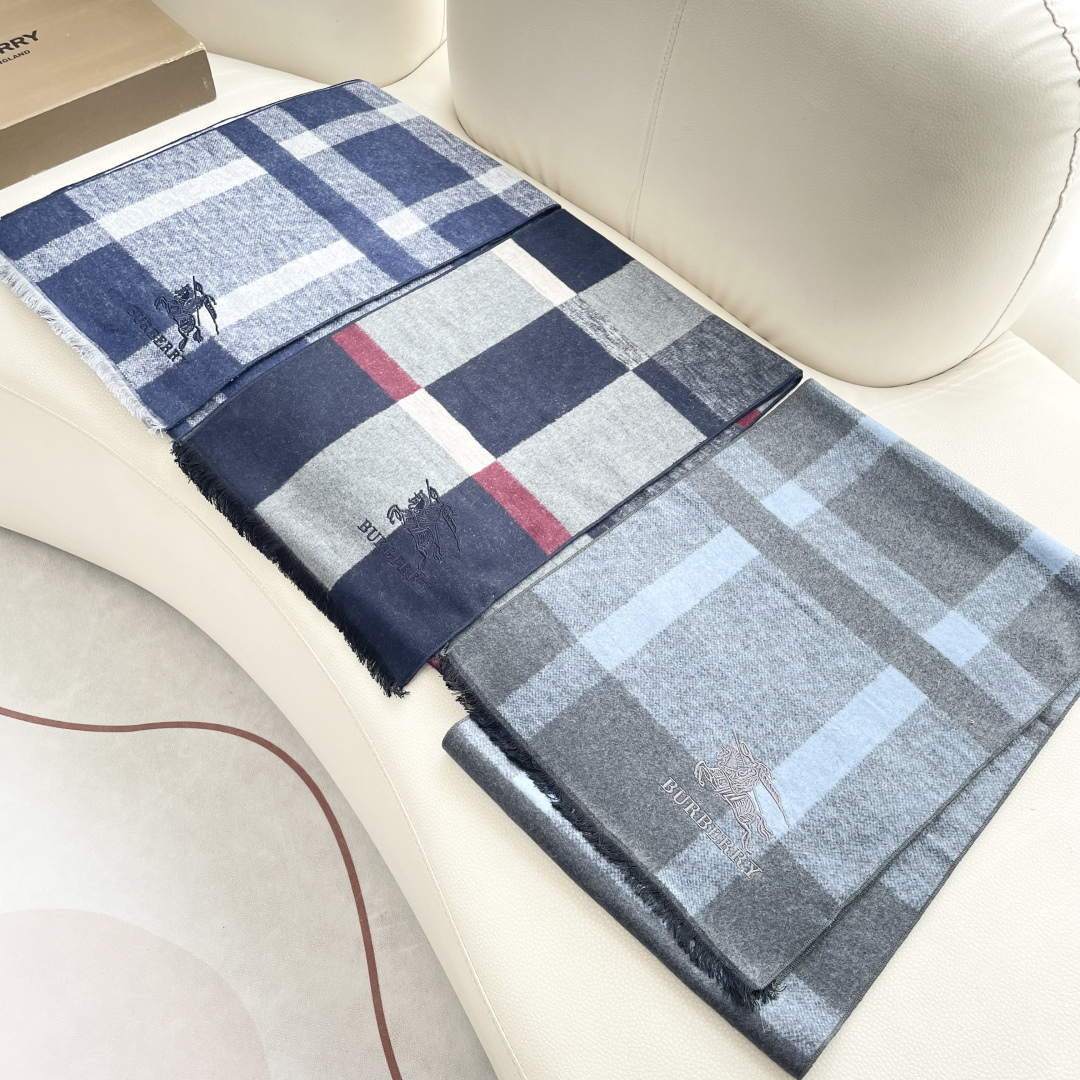 上新2025爱马仕男女款围巾且买且珍惜😍~都是出口订单所以比较难遇❤️东西讲究少而精😍好看的一定要收😎这