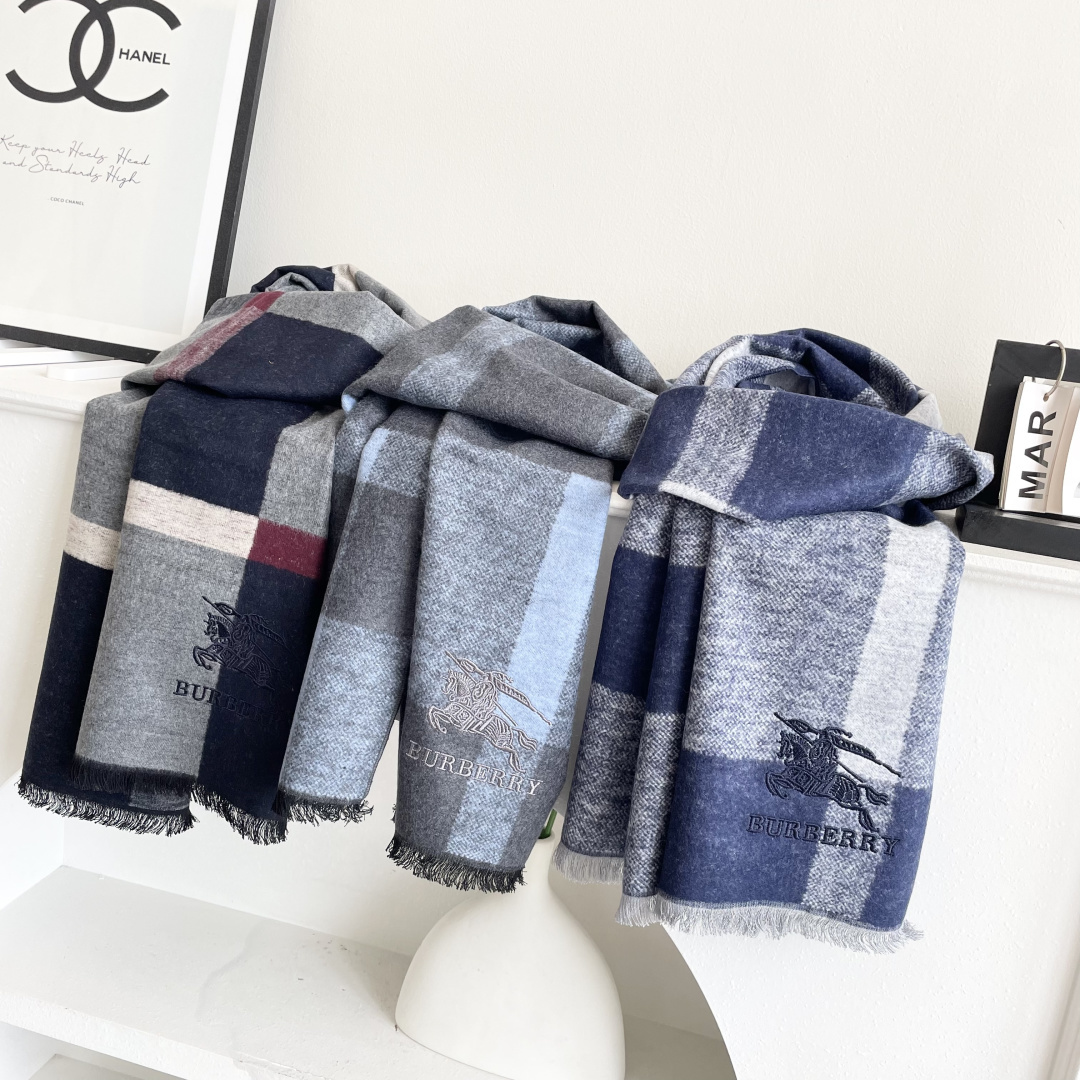 上新2025爱马仕男女款围巾且买且珍惜😍~都是出口订单所以比较难遇❤️东西讲究少而精😍好看的一定要收😎这