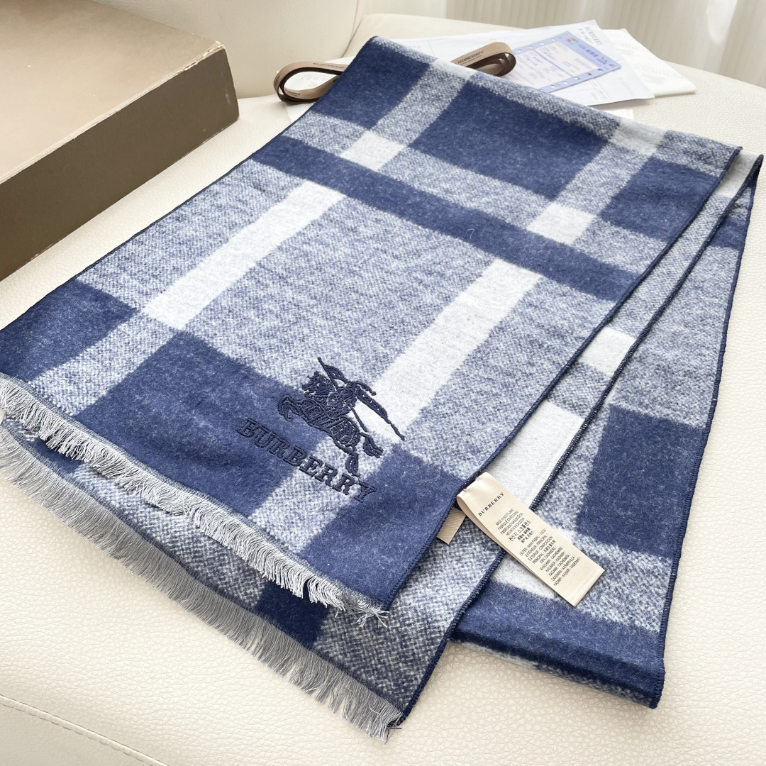 上新2025爱马仕男女款围巾且买且珍惜😍~都是出口订单所以比较难遇❤️东西讲究少而精😍好看的一定要收😎这