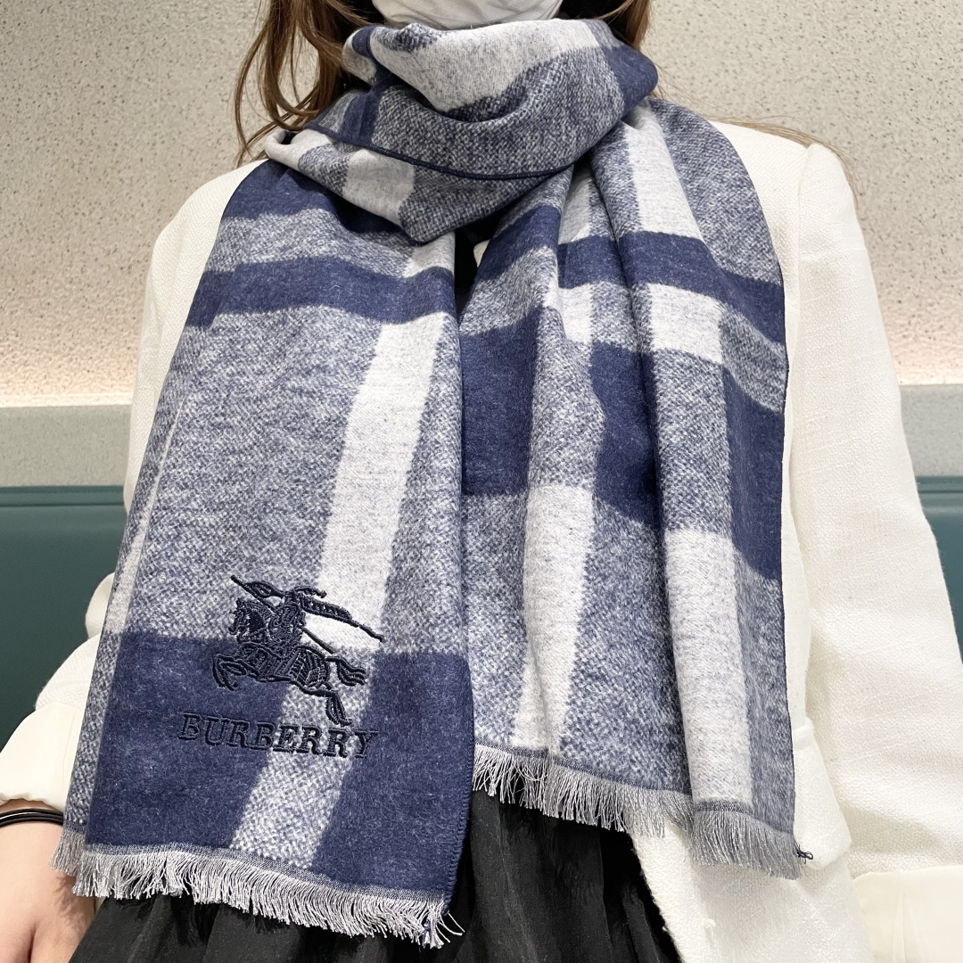 上新2025爱马仕男女款围巾且买且珍惜😍~都是出口订单所以比较难遇❤️东西讲究少而精😍好看的一定要收😎这