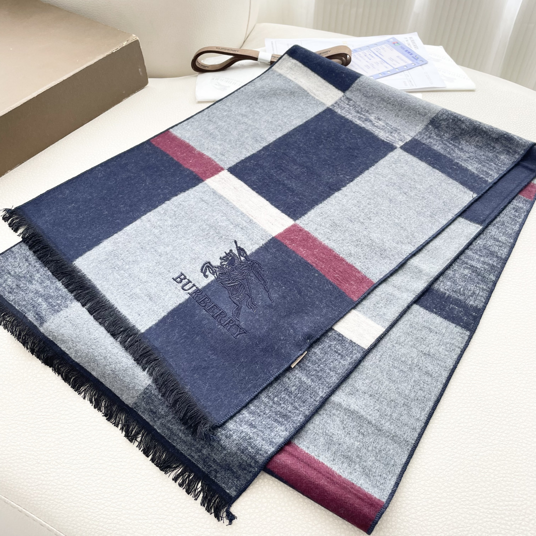 上新2025爱马仕男女款围巾且买且珍惜😍~都是出口订单所以比较难遇❤️东西讲究少而精😍好看的一定要收😎这