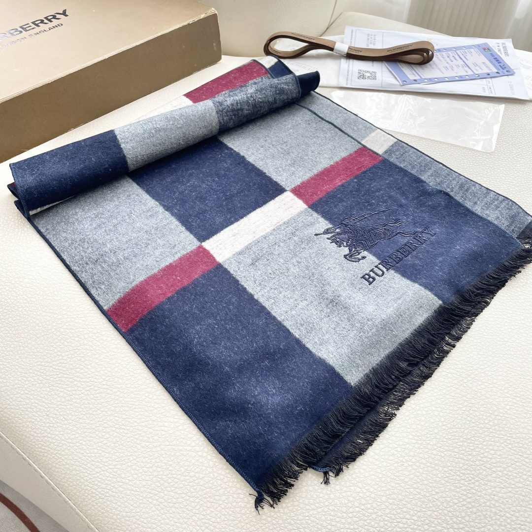 上新2025爱马仕男女款围巾且买且珍惜😍~都是出口订单所以比较难遇❤️东西讲究少而精😍好看的一定要收😎这