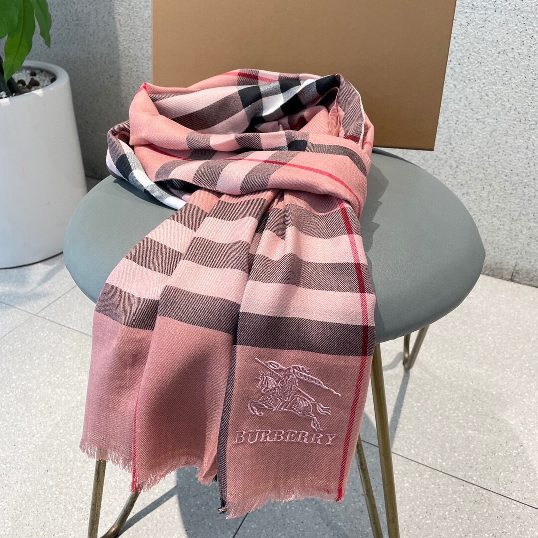 巴宝利💋新款到😍手慢🈚️抢‼️‼️👏💙顶级原单正品旷世绝美顶级高端货👼【绝对值得珍藏👍】👏香奈儿绝美百搭