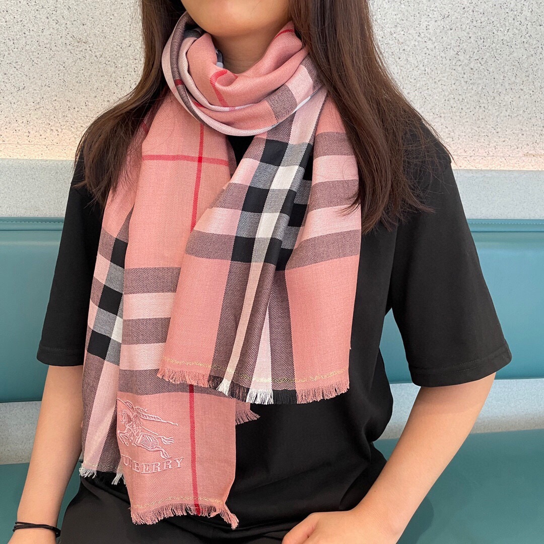 巴宝利💋新款到😍手慢🈚️抢‼️‼️👏💙顶级原单正品旷世绝美顶级高端货👼【绝对值得珍藏👍】👏香奈儿绝美百搭