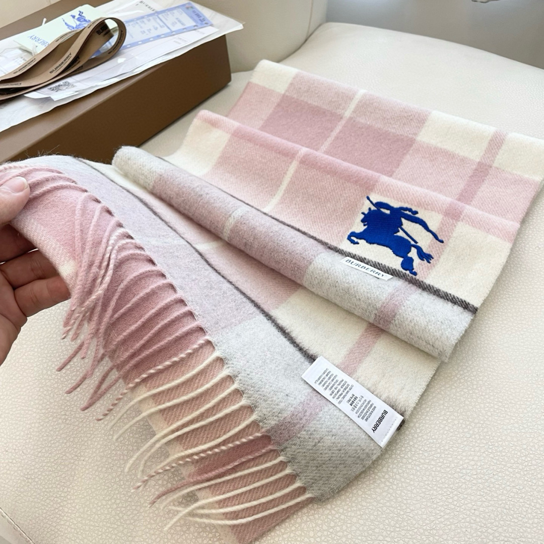 爆款🔺双面羊绒专柜同步 经典设计完美，若隐若现的巴宝利标志，强烈推荐手慢无‼️千万别去专柜买‼️代购就要