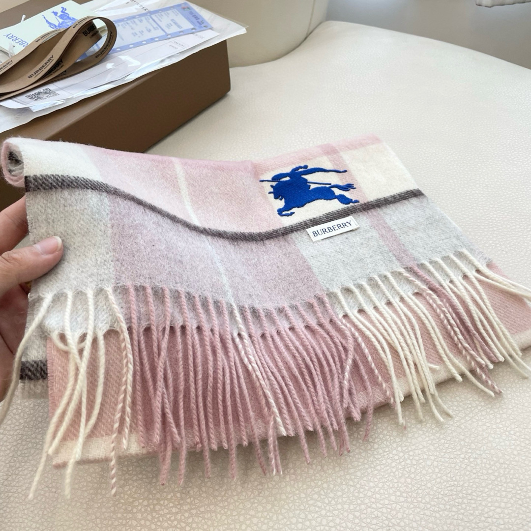 爆款🔺双面羊绒专柜同步 经典设计完美，若隐若现的巴宝利标志，强烈推荐手慢无‼️千万别去专柜买‼️代购就要