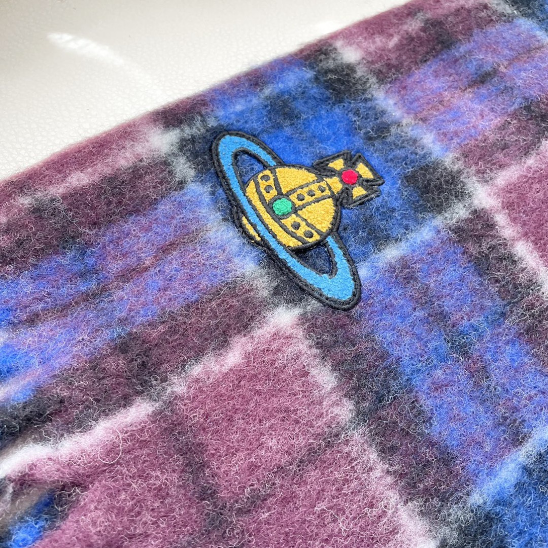 2025小红书走火爆款 𝐕𝐢𝐯𝐢𝐞𝐧𝐧𝐞 𝐖𝐞𝐬𝐭𝐰𝐨𝐨𝐝🪐✨经典大土星马海毛围巾 vivienne w