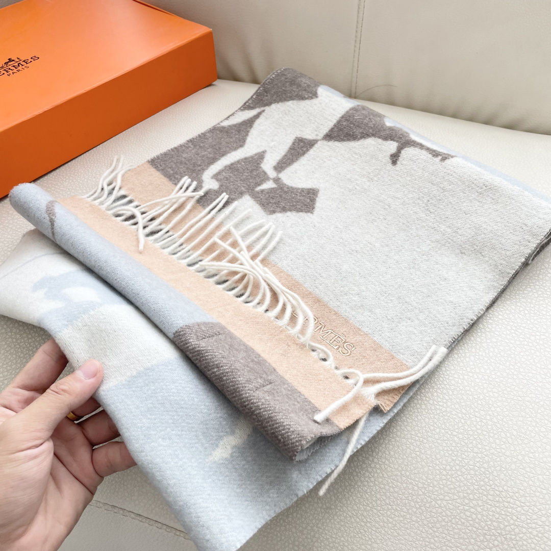 上新2025爱马仕男女款围巾且买且珍惜😍~都是出口订单所以比较难遇❤️东西讲究少而精😍好看的一定要收😎这