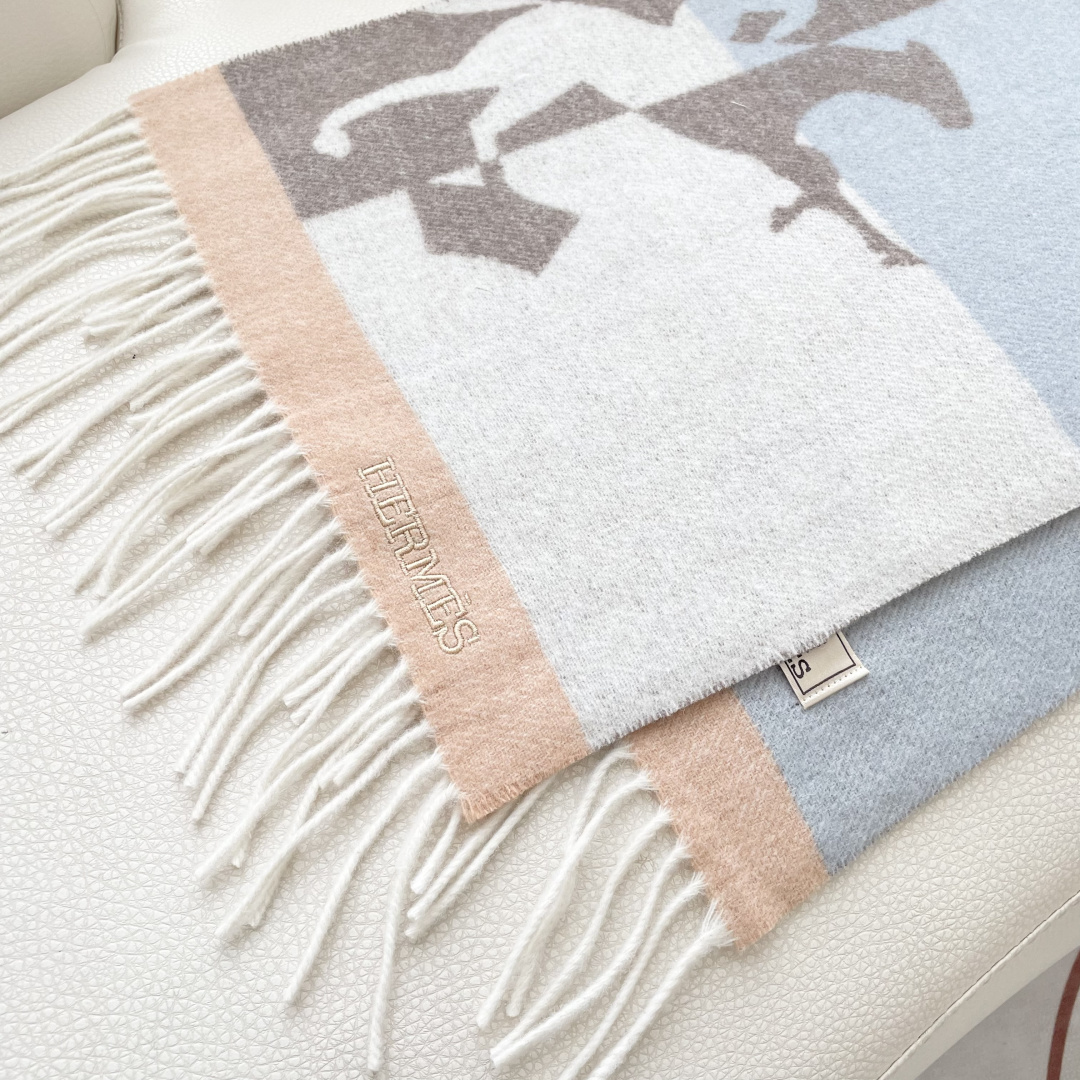 上新2025爱马仕男女款围巾且买且珍惜😍~都是出口订单所以比较难遇❤️东西讲究少而精😍好看的一定要收😎这