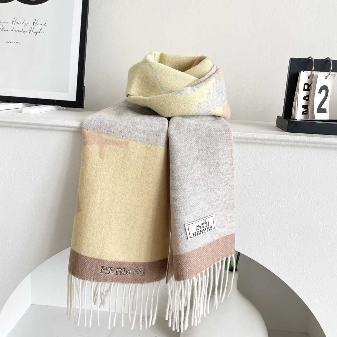 上新2025爱马仕男女款围巾且买且珍惜😍~都是出口订单所以比较难遇❤️东西讲究少而精😍好看的一定要收😎这