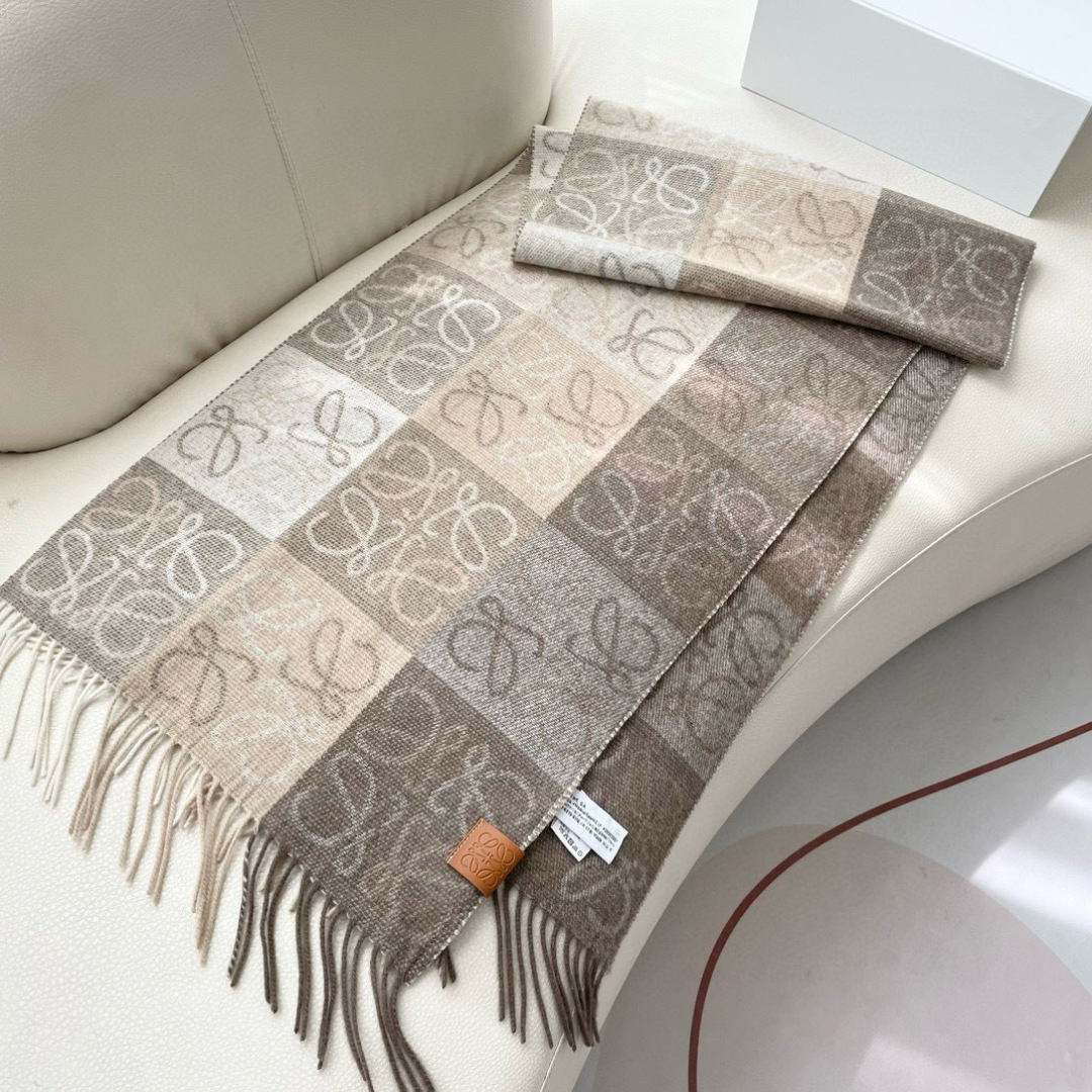 👑👑顶级原单中性款‼️罗意威【LW条纹长巾】很幸運拿到這個品牌的東西，真的不多見，很少在國內做訂單，款式