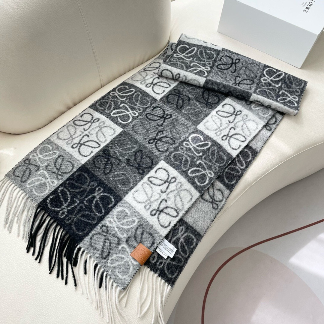 👑👑顶级原单中性款‼️罗意威【LW条纹长巾】很幸運拿到這個品牌的東西，真的不多見，很少在國內做訂單，款式