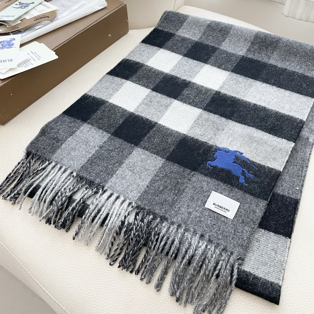 上新2025爱马仕双面男女款围巾且买且珍惜😍~都是出口订单所以比较难遇❤️东西讲究少而精😍好看的一定要收