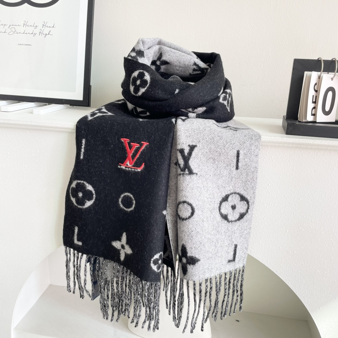 LOUIS VUITTON 标注 Monogram 花卉和 LV 字母40X240山羊绒 绒线围巾 男女