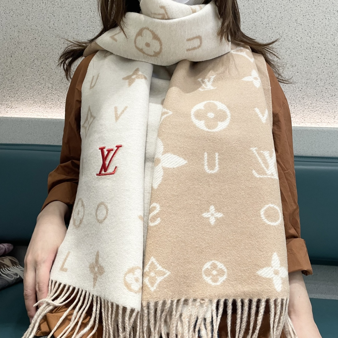 NO:663158,LOUIS VUITTON marked with Monogram flowers and LV letters 40X240 cashmere wool scarf, same style for men and women, high version scarf, high version scarf, louis vuitton, louis vuitton19860909LOUIS VUITTON 标注 Monogram 花卉和 LV 字母40X240山羊绒 绒线围巾 男女同款情侣款 高版本围巾,高版本围巾,louis vuitton,louis vuitton,scarf