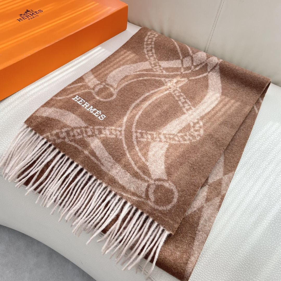 上新2025爱马仕男女款围巾且买且珍惜😍~都是出口订单所以比较难遇❤️东西讲究少而精😍好看的一定要收😎这
