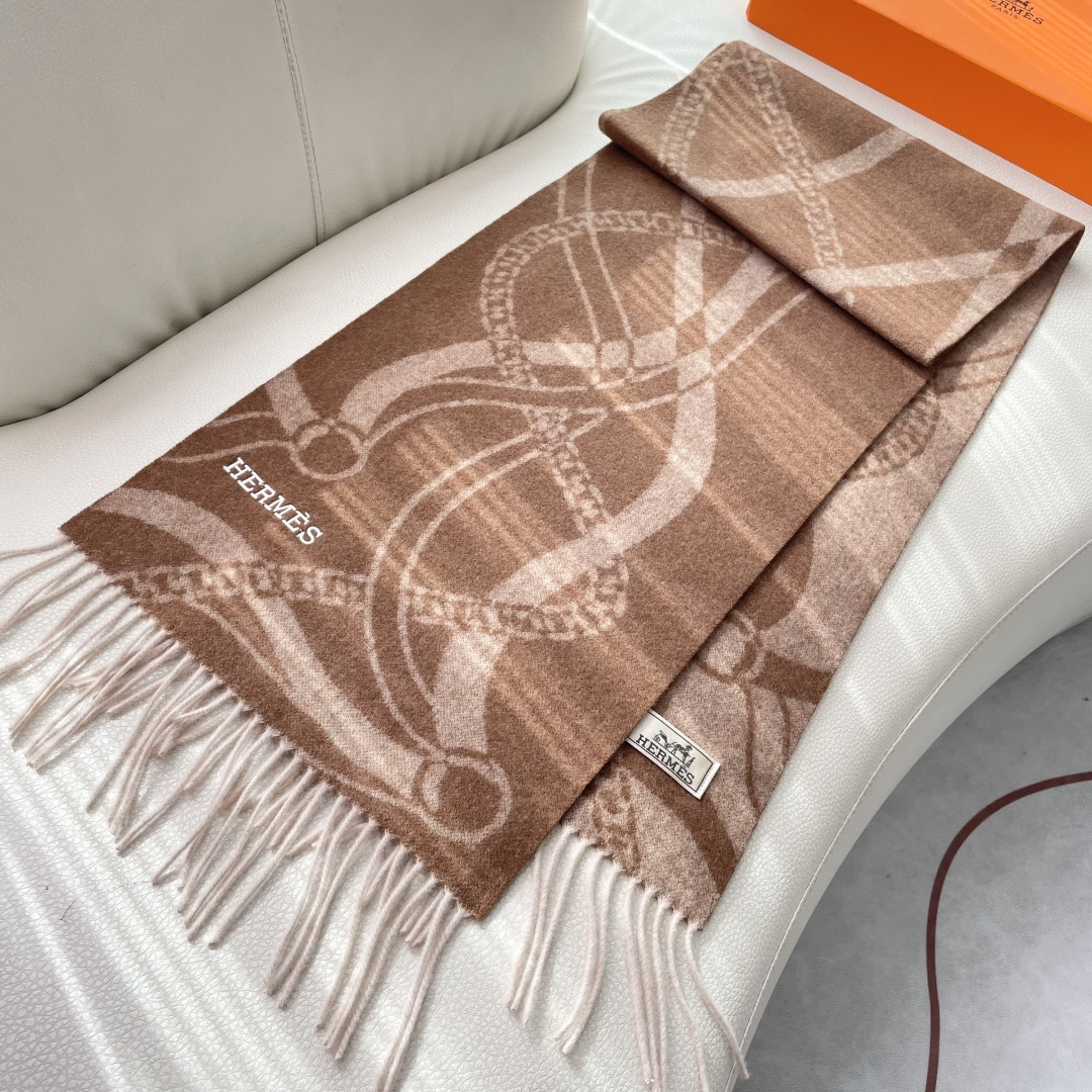 上新2025爱马仕男女款围巾且买且珍惜😍~都是出口订单所以比较难遇❤️东西讲究少而精😍好看的一定要收😎这
