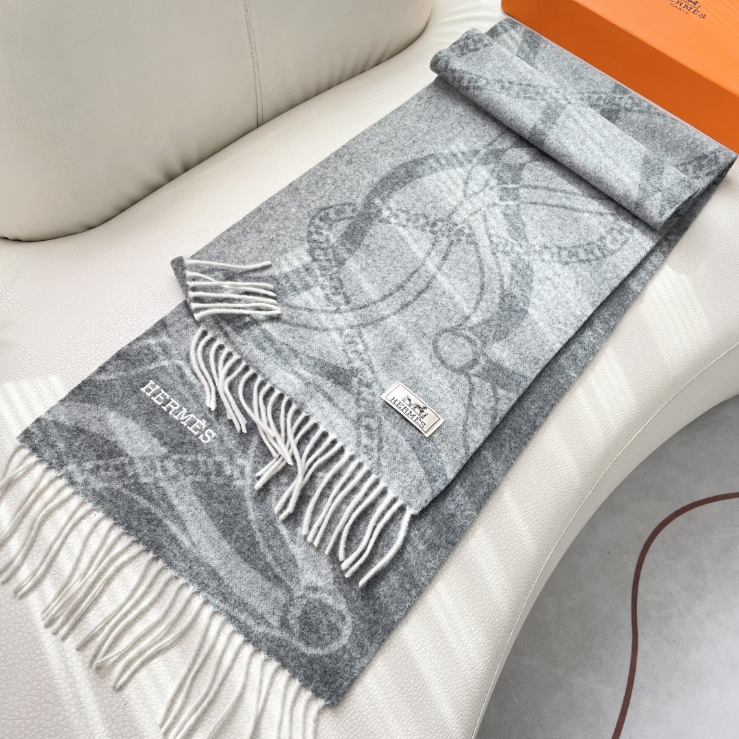 上新2025爱马仕男女款围巾且买且珍惜😍~都是出口订单所以比较难遇❤️东西讲究少而精😍好看的一定要收😎这