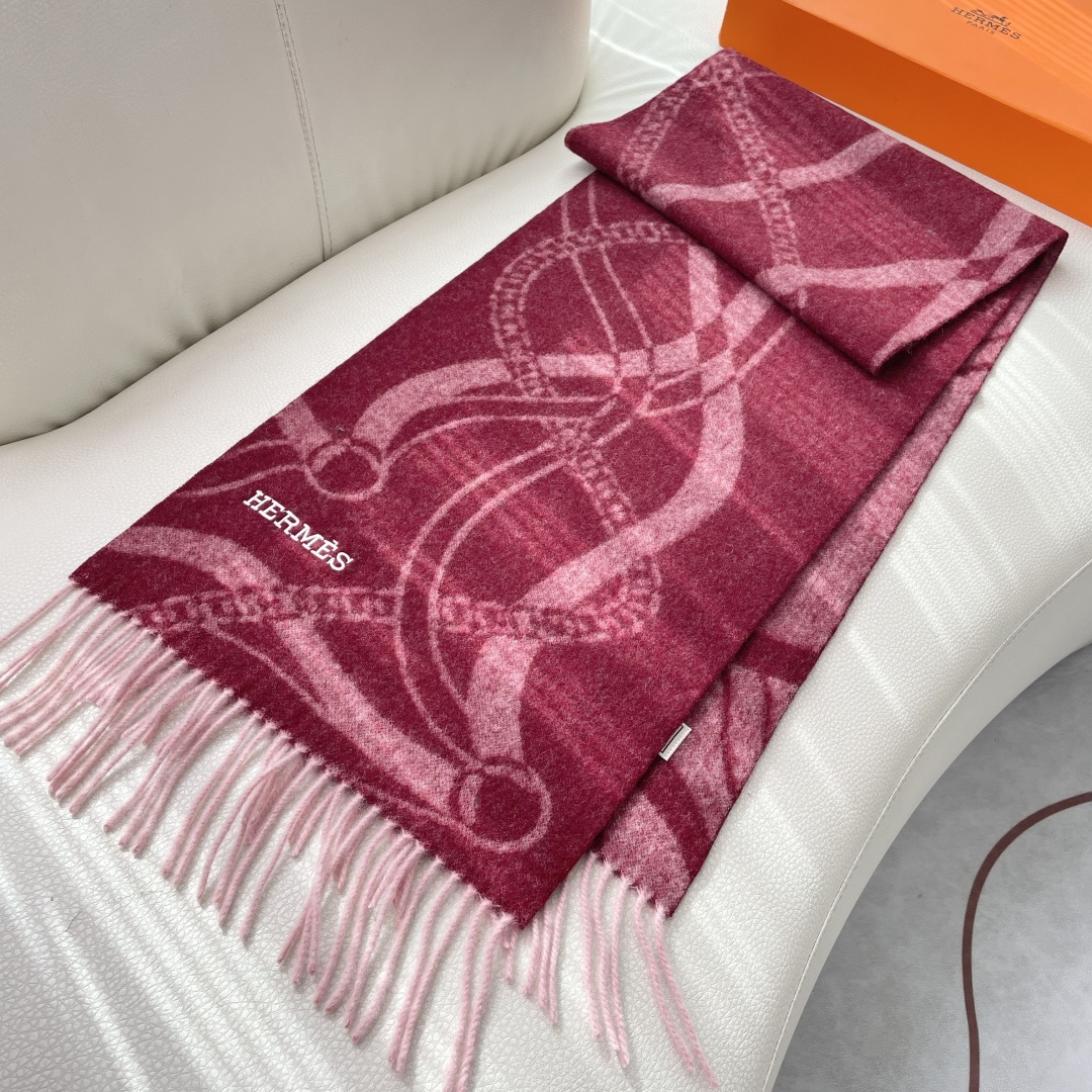 上新2025爱马仕男女款围巾且买且珍惜😍~都是出口订单所以比较难遇❤️东西讲究少而精😍好看的一定要收😎这