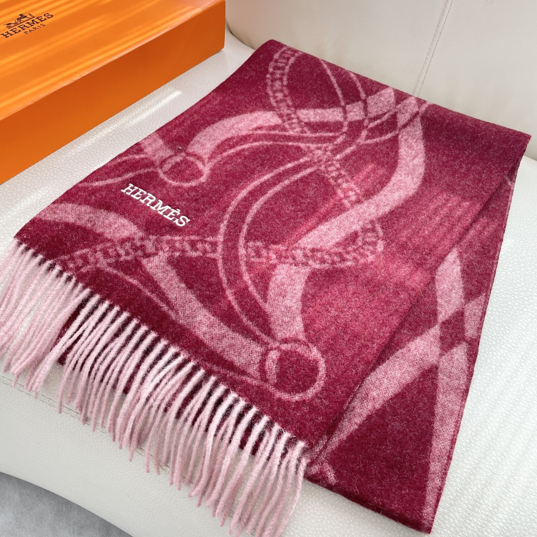 上新2025爱马仕男女款围巾且买且珍惜😍~都是出口订单所以比较难遇❤️东西讲究少而精😍好看的一定要收😎这