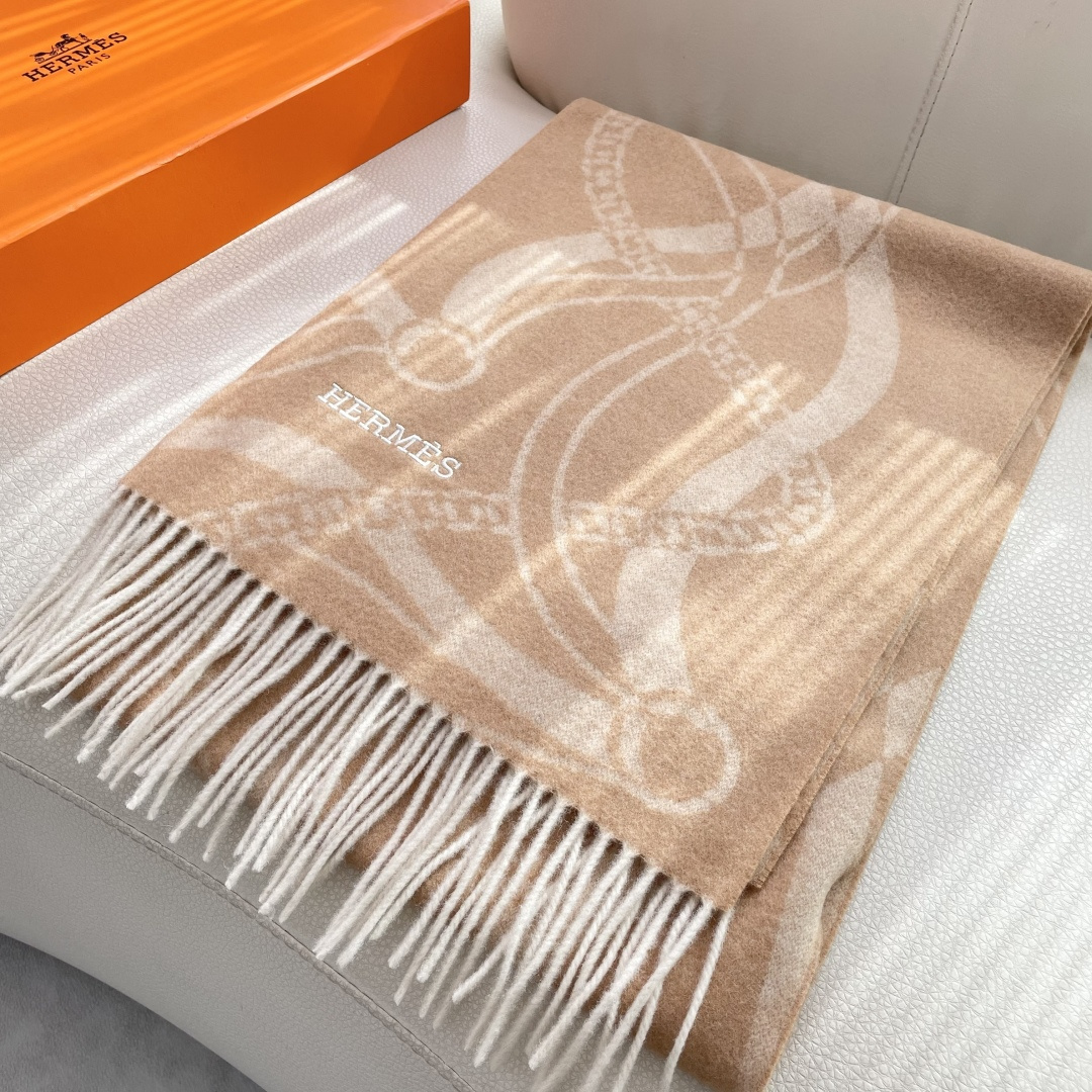 上新2025爱马仕男女款围巾且买且珍惜😍~都是出口订单所以比较难遇❤️东西讲究少而精😍好看的一定要收😎这